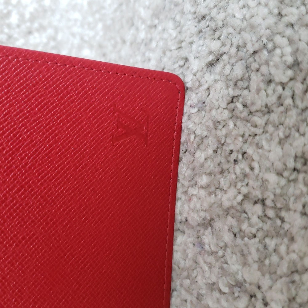 Louis Vuitton Red Textured Red Men's ID Holder AUTHENTIC - Picture 2 of 9